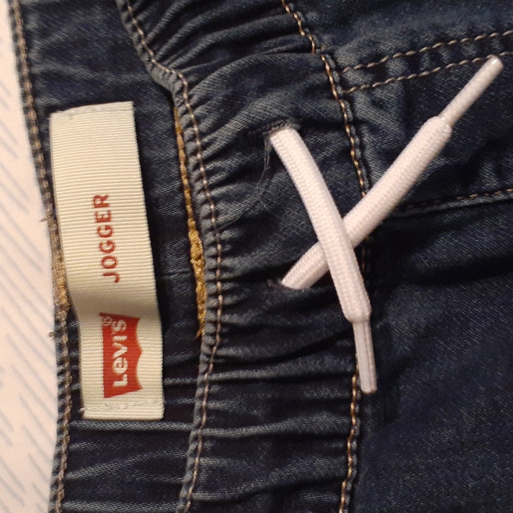 Joggers - Picture 2 of 3
